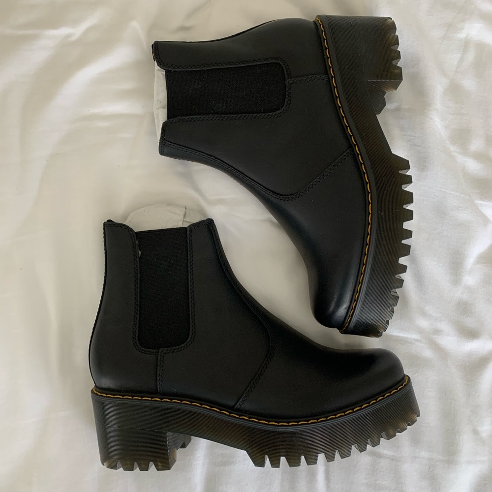 Dr. Martens LEATHER PLATFORM CHELSEA BOOTS